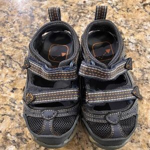 ❌SOLD❌ Stride Rite shoes - Size 7